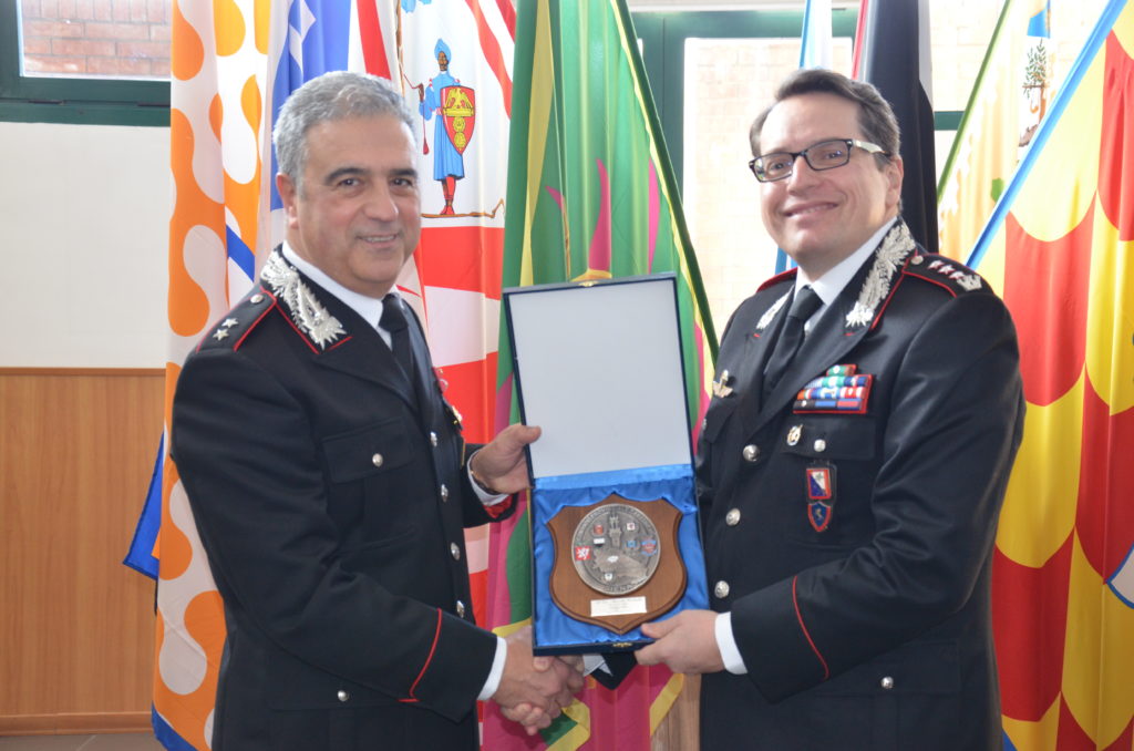 Il tenente Cardiello va in congedo: il saluto dei carabinieri di Siena