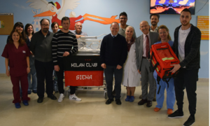 Milan Club Siena dona uno zaino trolley per il trasporto protetto alla Terapia Intensiva Neonatale
