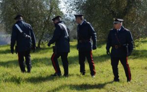 Due giovani si perdono nel bosco: i carabinieri li recuperano