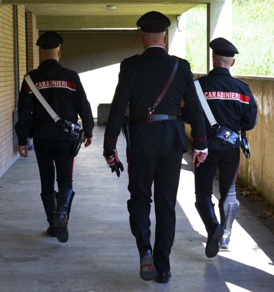 Svaligia la casa di un'anziana, 28enne straniero colto in flagranza dai carabinieri