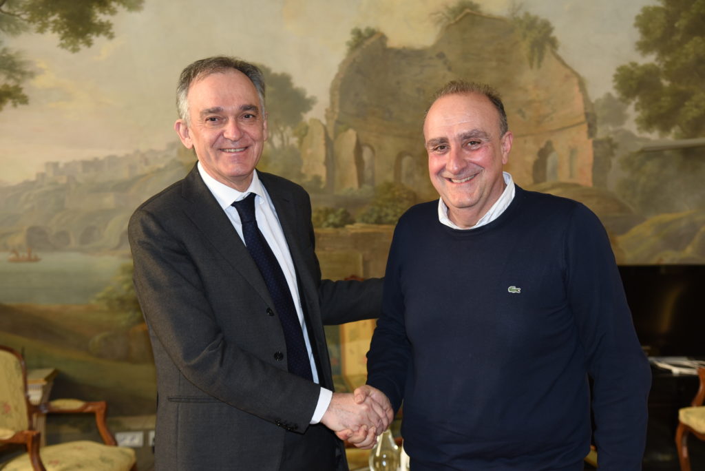 Antonio D'Urso ha firmato oggi il contratto come dg Asl Toscana Sud Est