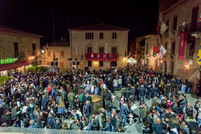 Palio dei Somari di Torrita di Siena da record: migliaia le presenze