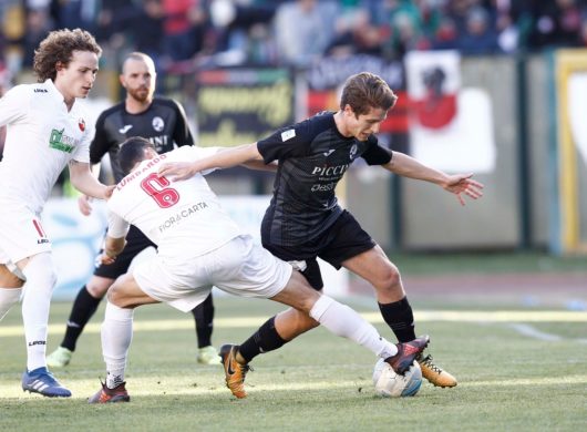 Robur: Aramu piega la Lucchese 1-0. Bianconeri secondi in classifica