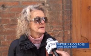 La madre di Rossi: "Non si sarebbe mai suicidato sul posto di lavoro"