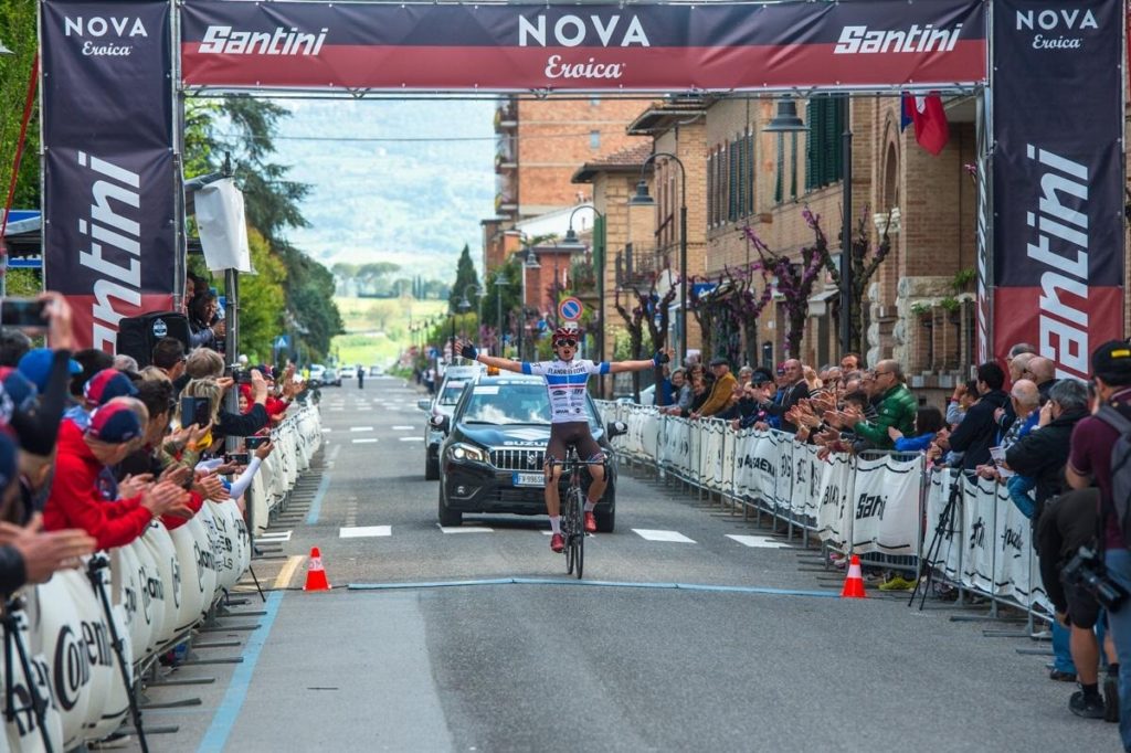 Festa di colori a Buonconvento per Nova Eroica