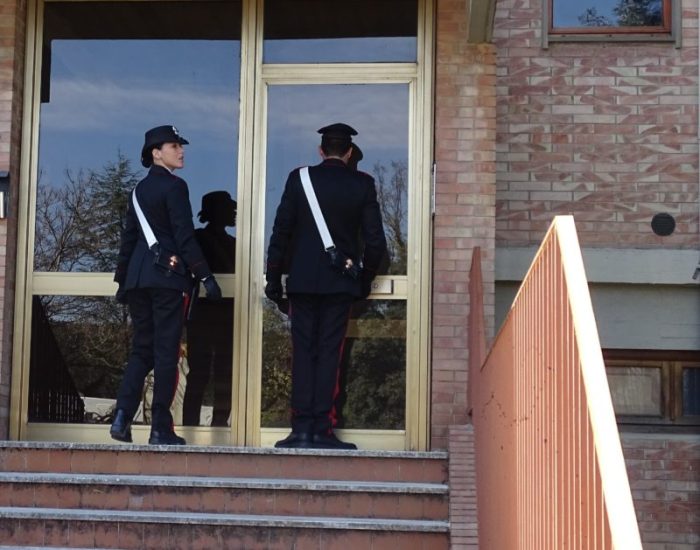 Sottoposta a quarantena, 39enne esce di casa per fare la spesa