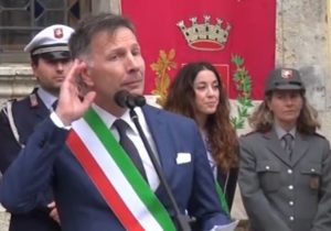 De Mossi ai contestatori: "Queste persone quando fischiava il vento davvero scappavano come lepri"