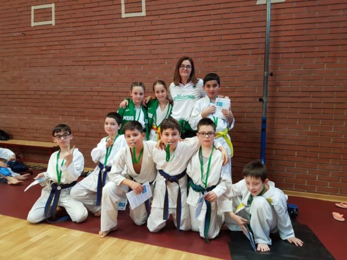 Tante medaglie per i giovanissimi della Mens Sana Karate