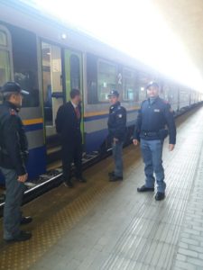 Polfer pizzica alla Stazione 21enne pregiudicato senza documenti: denuncia ed espulsione con volo diretto in Albania