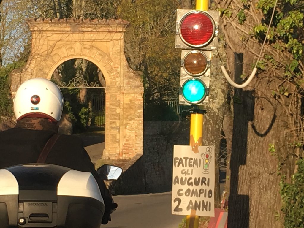 Siena, Scacciapensieri dirà addio al semaforo delle polemiche: entro fine anno la gara per l'affido dei lavori