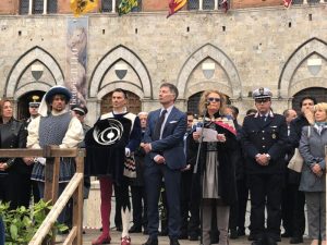Consegnato alla contrada dell'Istrice il Masgalano del Palio Straordinario 2018 - FOTO