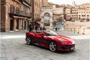 Il cavallino rampante in Piazza del Campo: il 9 giugno ecco il primo "Ferrari Day"