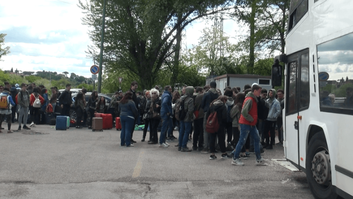 Pullman non a norma: la Polizia Stradale blocca la partenza di una scolaresca in gita