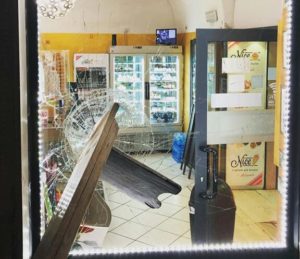 Atto vandalico alla gelateria in Pantaneto, Polizia ferma uno straniero
