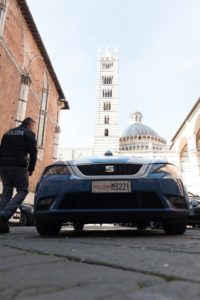 Il "pacco napoletano" arriva anche a Siena, giovane donna truffata online