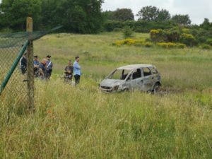 Incidente dopo un malore, auto in fiamme: muore carbonizzato 53enne