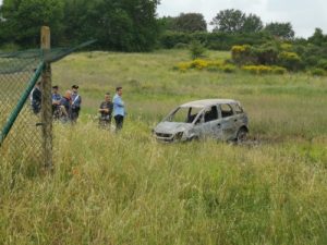 Incidente dopo un malore, auto in fiamme: muore carbonizzato 53enne