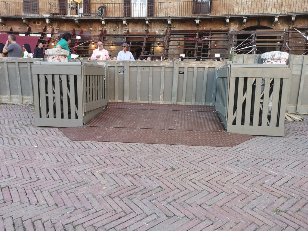 Montati in Piazza i nuovi varchi meccanizzati