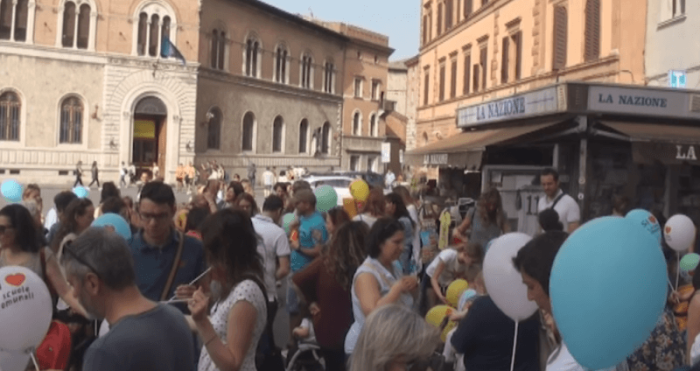 Statalizzazione scuole, Comitato dei genitori in corteo: "Temiamo il colpo di mano in estate"