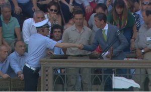 Dopo 15 anni cambia il Vigile Urbano che porta la busta