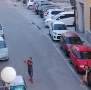Schiamazzi in strada e aggressione ai carabinieri: arrestati due stranieri