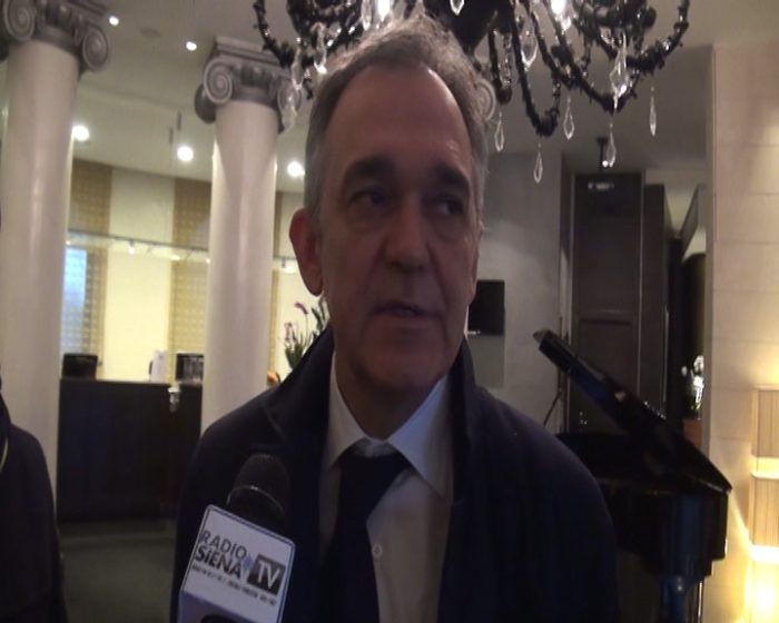 Accordo governo-regioni su riaperture, Rossi: "Non sono d'accordo ma mi adeguo"