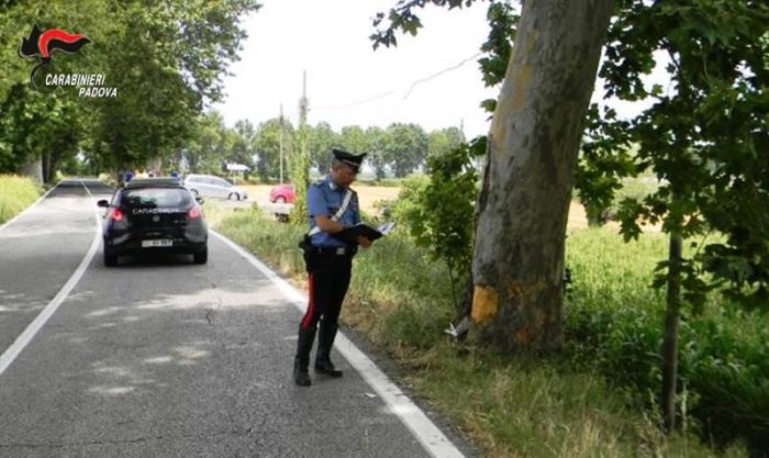 Incidente con lo scooter durante le consegne, muore postino senese di 37 anni