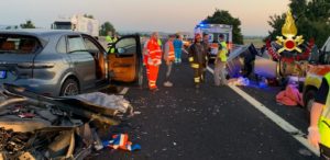 Doppio incidente sull'A1: un morto e dodici feriti