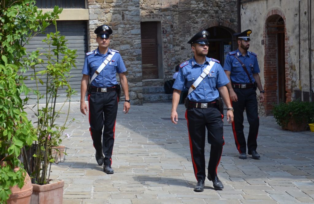 Truffa dello specchietto, scoperto e denunciato trentenne pregiudicato a Buonconvento