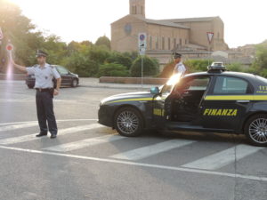 Guardia di Finanza, in estate elevate quasi 8000 euro di contravvenzioni al codice della strada