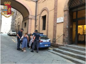 Tentano furti nel centro storico: non potranno tornare a Siena per tre anni