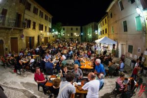 Altraterra, festival di musica popolare nel "salotto sotto le stelle&rdquo; di Asciano