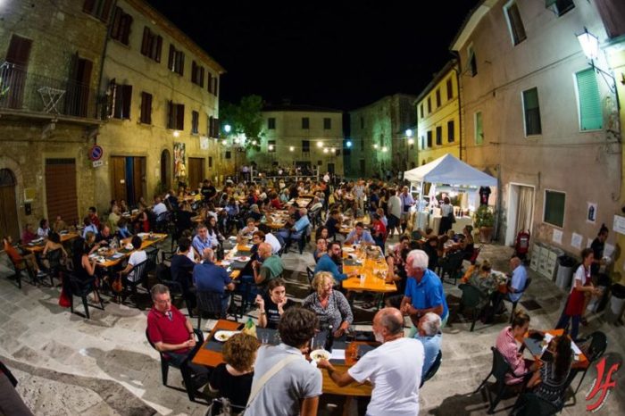Altraterra, festival di musica popolare nel "salotto sotto le stelle&rdquo; di Asciano