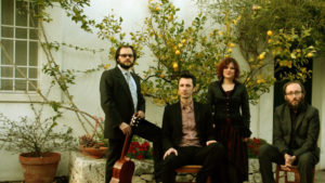 Un grave lutto ha colpito Enrico Flink. Il suo spettacolo di questa sera a Radicofani viene sostituito con un concerto di musica balcanica