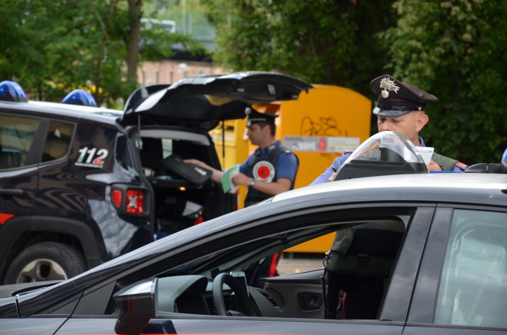 Ha violato gli obblighi dei domiciliari, i carabinieri lo riportano in carcere