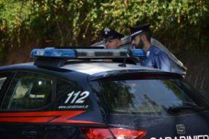 Al volante sotto l'effetto di droghe leggere e alcol, controlli sulla Cassia