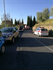 Tragedia sulla strada Grossetana: scontro tra auto e moto, muore un 35enne