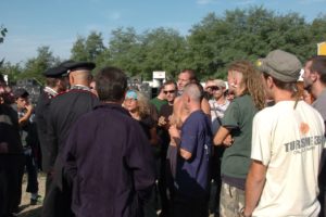 Rave Party con 400 persone sgominato a Radicofani in un terreno privato