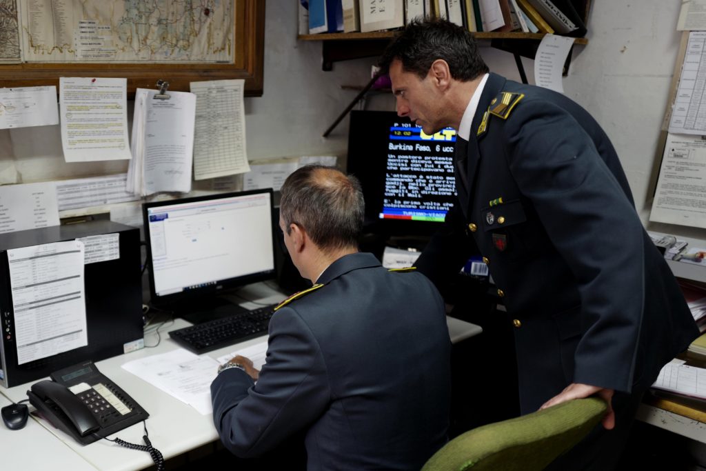 Blitz delle fiamme gialle, scoperti lavoratori senza regolare contratto di lavoro