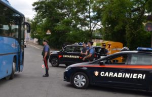 Sul tram senza biglietto: aggredisce controllore e si d&agrave; alla fuga