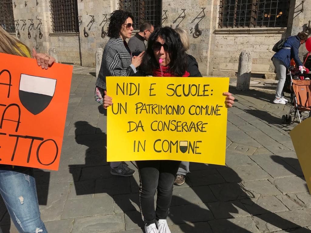Scuole dell&rsquo;infanzia, comitato genitori: &ldquo;Il Comune non ha abbandonato l&rsquo;idea della statalizzazione. Concreti i disagi per famiglie e bambini&rdquo;