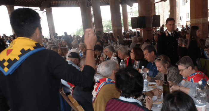 &ldquo;Pranzo coi nonni&rdquo;: torna l'appuntamento delle Contrade al Tartarugone