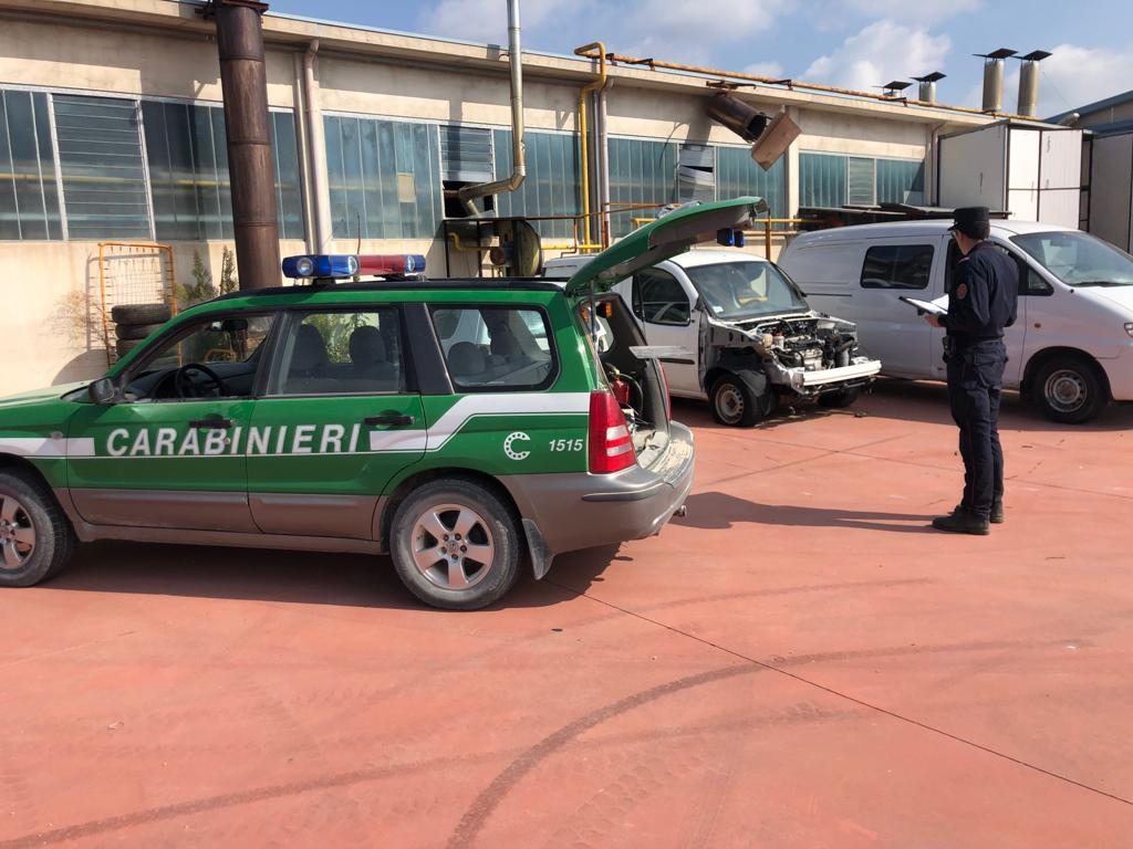 Tunisino lavora irregolarmente, sanzionata officina meccanica