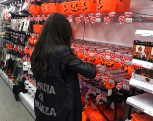 Halloween sicuro: la Guardia di Finanza sequesta 12.000 articoli