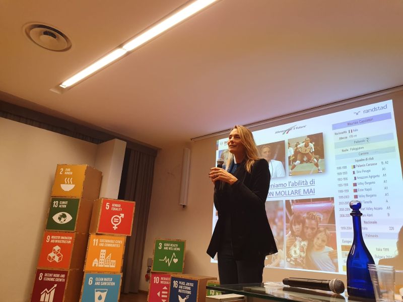 &ldquo;Allenarsi per il futuro&rdquo;, al Santa Chiara Lab l&rsquo;incontro con la pallavolista Maurizia Cacciatori