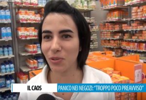 Seggiolini anti abbandono, assalto ai negozi: poco preavviso e commercianti impreparati, la rabbia dei genitori