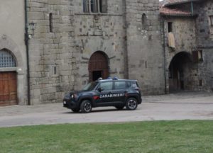 Picchiata dal compagno violento fugge di notte col figlio: arrestato un 45enne