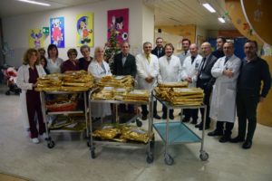 Natale alle Scotte, sorrisi e tanti regali ai piccoli pazienti del dipartimento donna e bambini