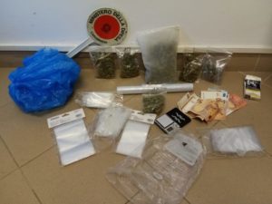 Arrestato in flagranza di reato un giovanissimo spacciatore nel senese