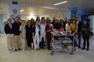Mille doni del Coordinamento dei Gruppi Piccoli delle Contrade ai bimbi di pediatria